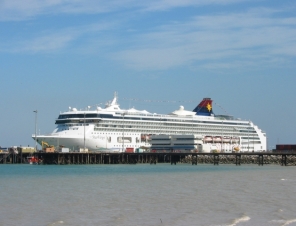 Darwin cruise ship
